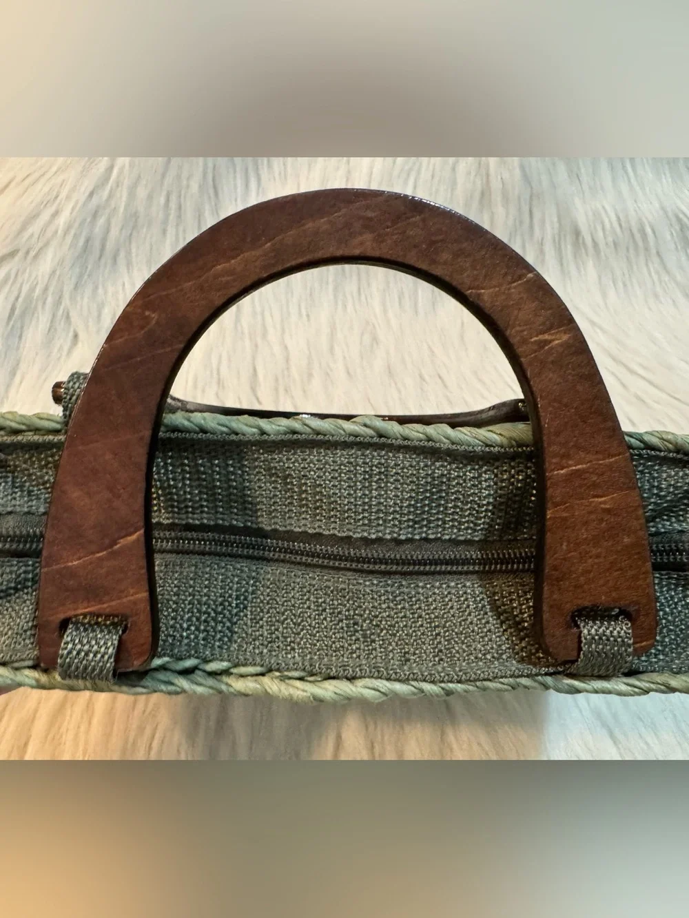 Ladies Unbranded Small Raffia Woven Satchel With Wooden Handles Sage Green GUC